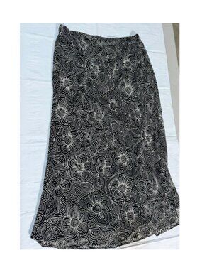 Ann Taylor Petites - Silk Skirt - Black with white floral - Size 10P